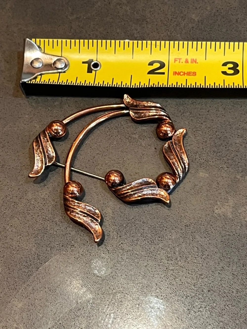 Vintage Bell Trading Post Copper Leaf Wreath Brooch Pin